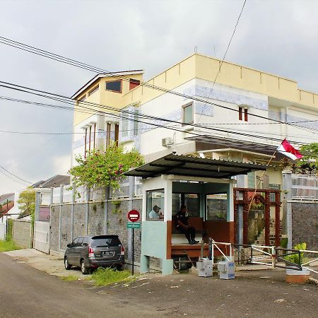 Zen Rooms Cassa Dua Pasteur Bandung Exterior foto